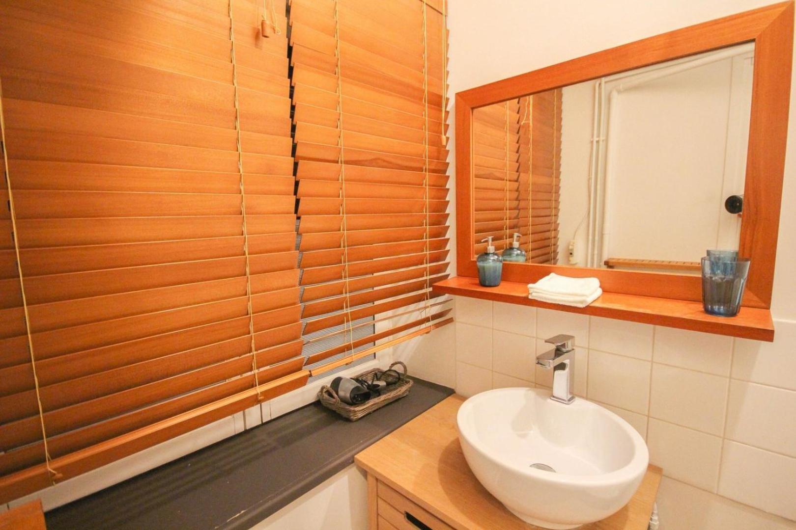 One Bedroom Equipped In Old ليل المظهر الخارجي الصورة